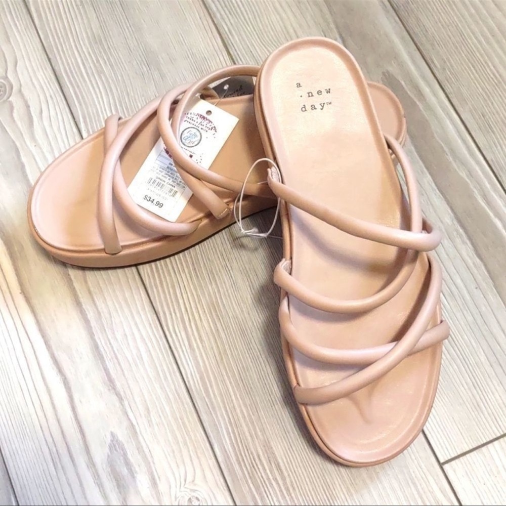 A new day beige Dory size 7.5